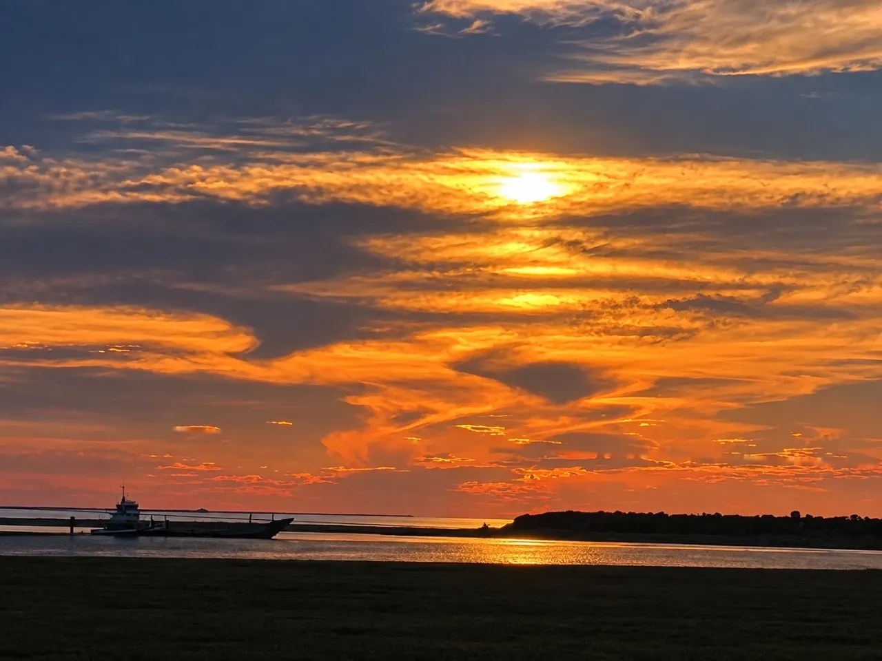 Seahorse Sea, Bolivar Peninsula, Sleeps 16, Private Dock, 3 Bedrooms, Walk to Beach, Ocean, Bay & ICW Views, Pets OK — photo 2