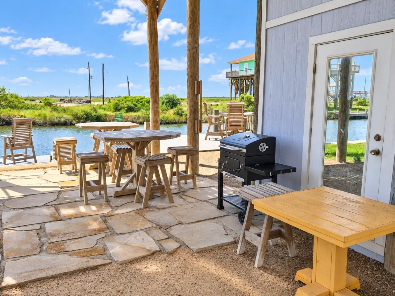 Seahorse Sea, Bolivar Peninsula, Sleeps 16, Private Dock, 3 Bedrooms, Walk to Beach, Ocean, Bay & ICW Views, Pets OK — photo 3