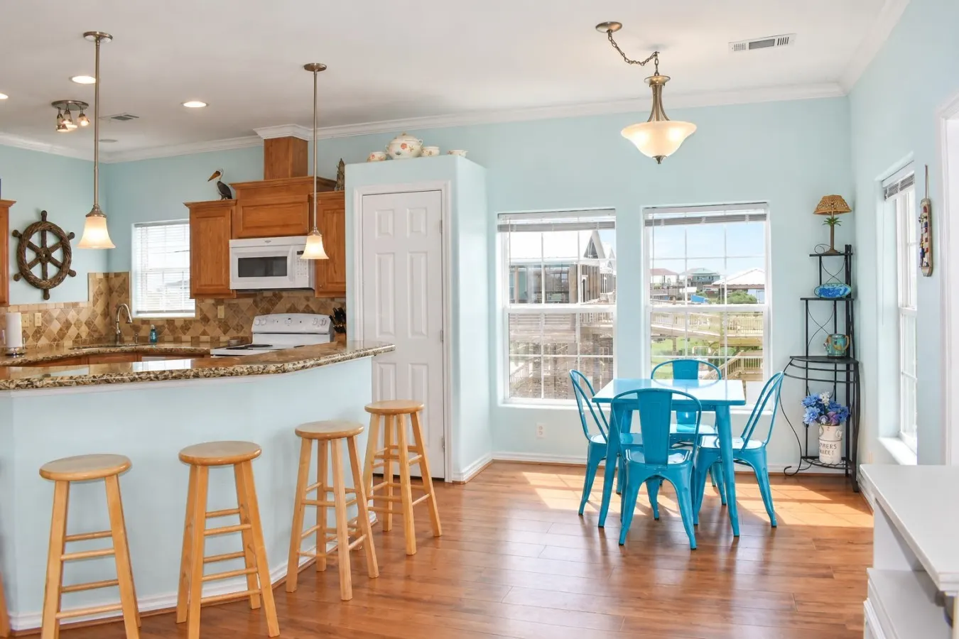 Seahorse Sea, Bolivar Peninsula, Sleeps 16, Private Dock, 3 Bedrooms, Walk to Beach, Ocean, Bay & ICW Views, Pets OK 8