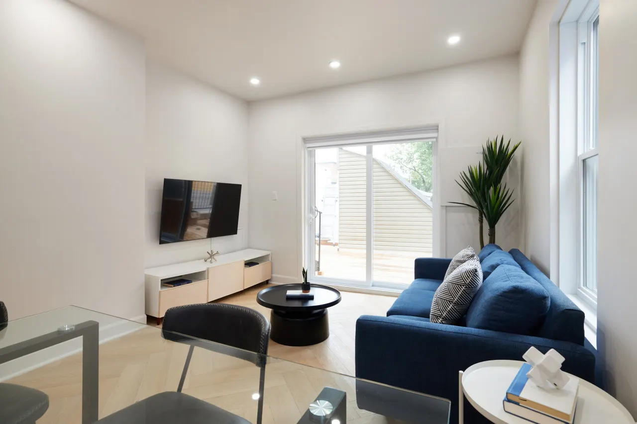 Chic 2 Bedroom apartment in Le Plateau by Denstays - Unit 414 2
