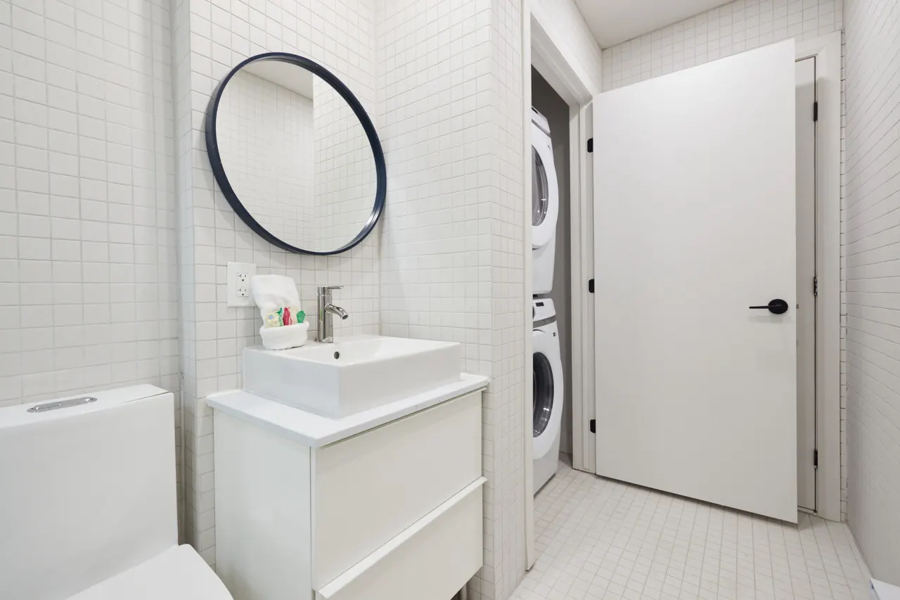 Chic 2 Bedroom apartment in Le Plateau by Denstays - Unit 414 17