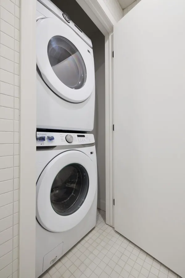 Chic 2 Bedroom apartment in Le Plateau by Denstays - Unit 414 20
