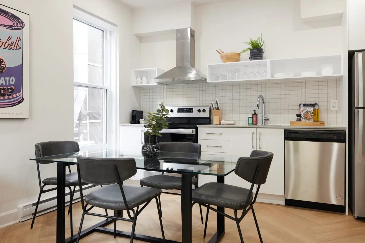 Chic 2 Bedroom apartment in Le Plateau by Denstays - Unit 414 3