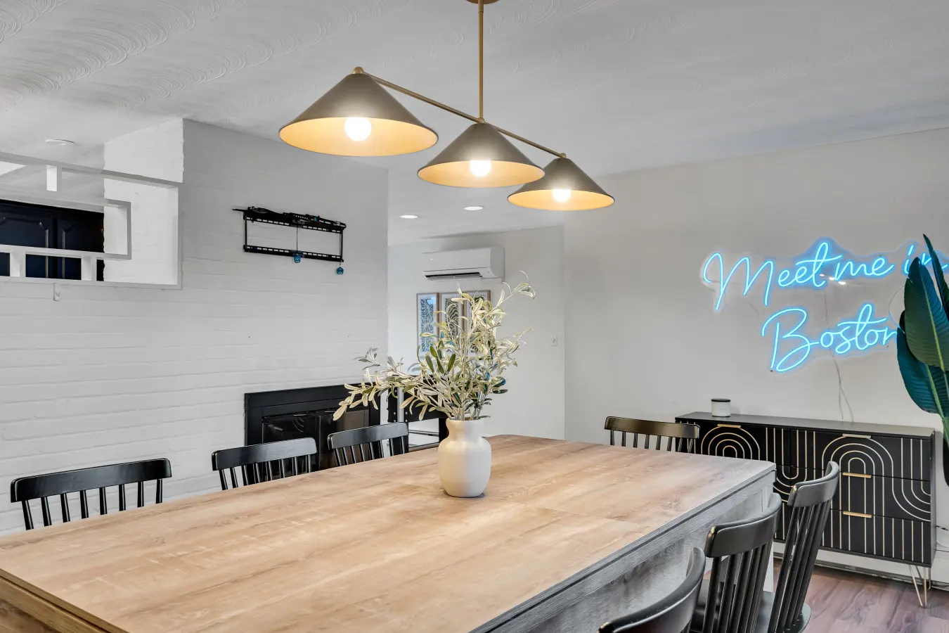 Luxury Ranch–Sleeps 8 Pet+ Heated pool Game Rm 11