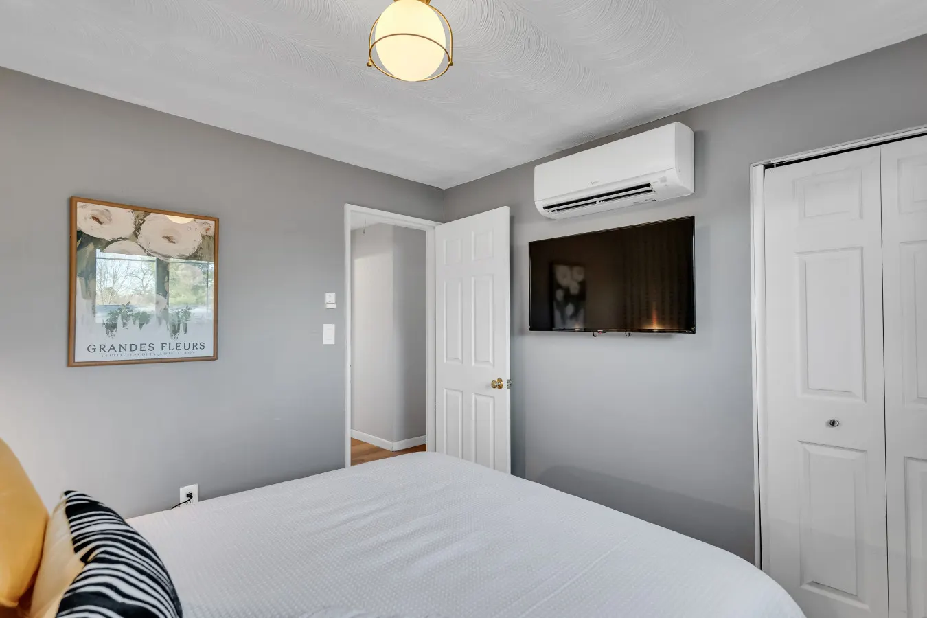 Luxury Ranch–Sleeps 8 Pet+ Heated pool Game Rm 19