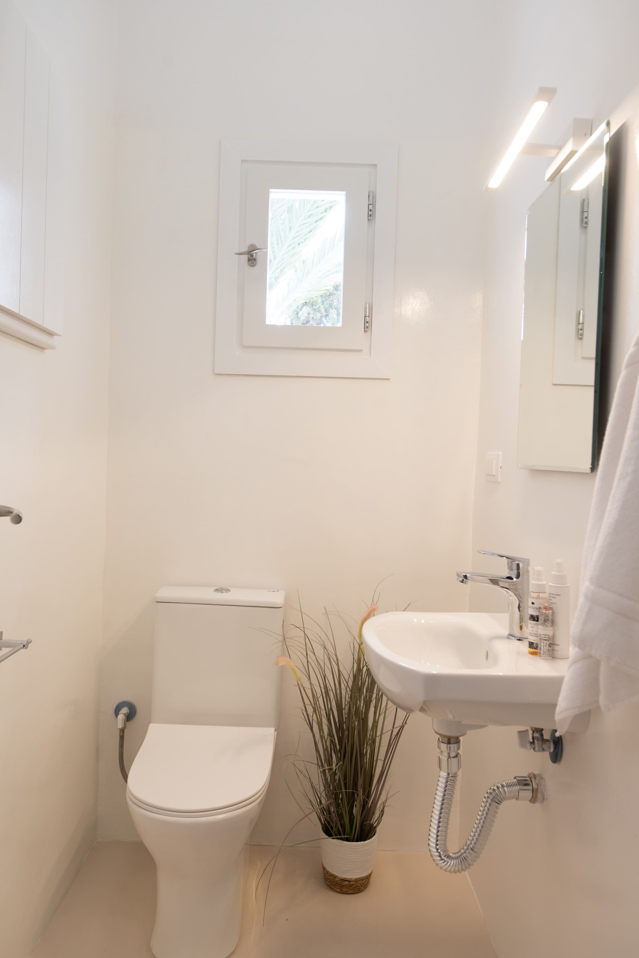 Capari Suites - Mykonos Town House with Pool 25