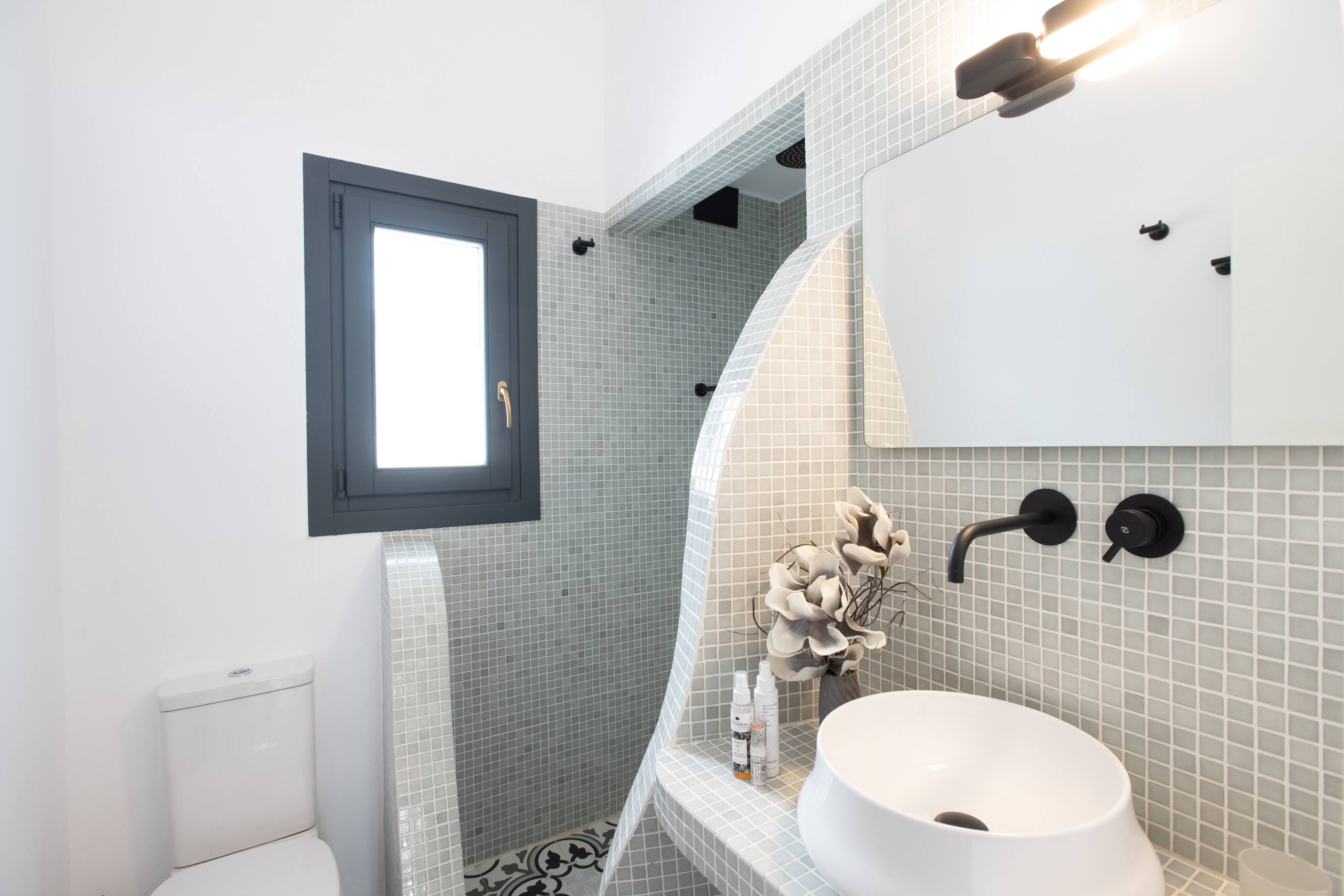 Capari Suites - Mykonos Town House with Pool 23