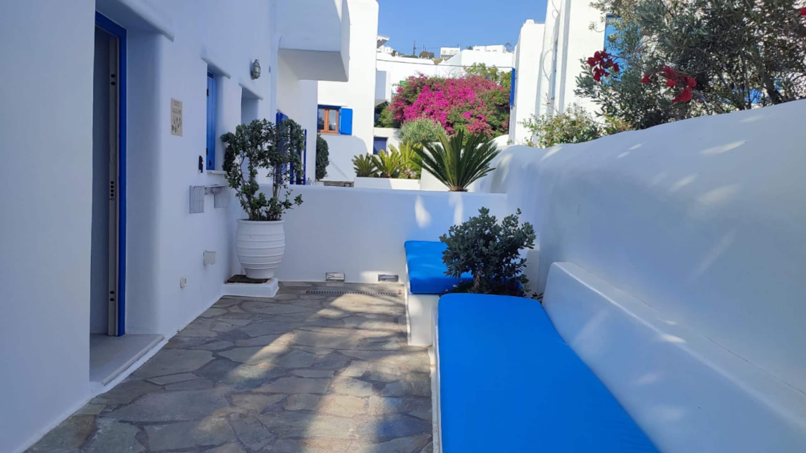 Capari Suites - Mykonos Town House with Pool 29