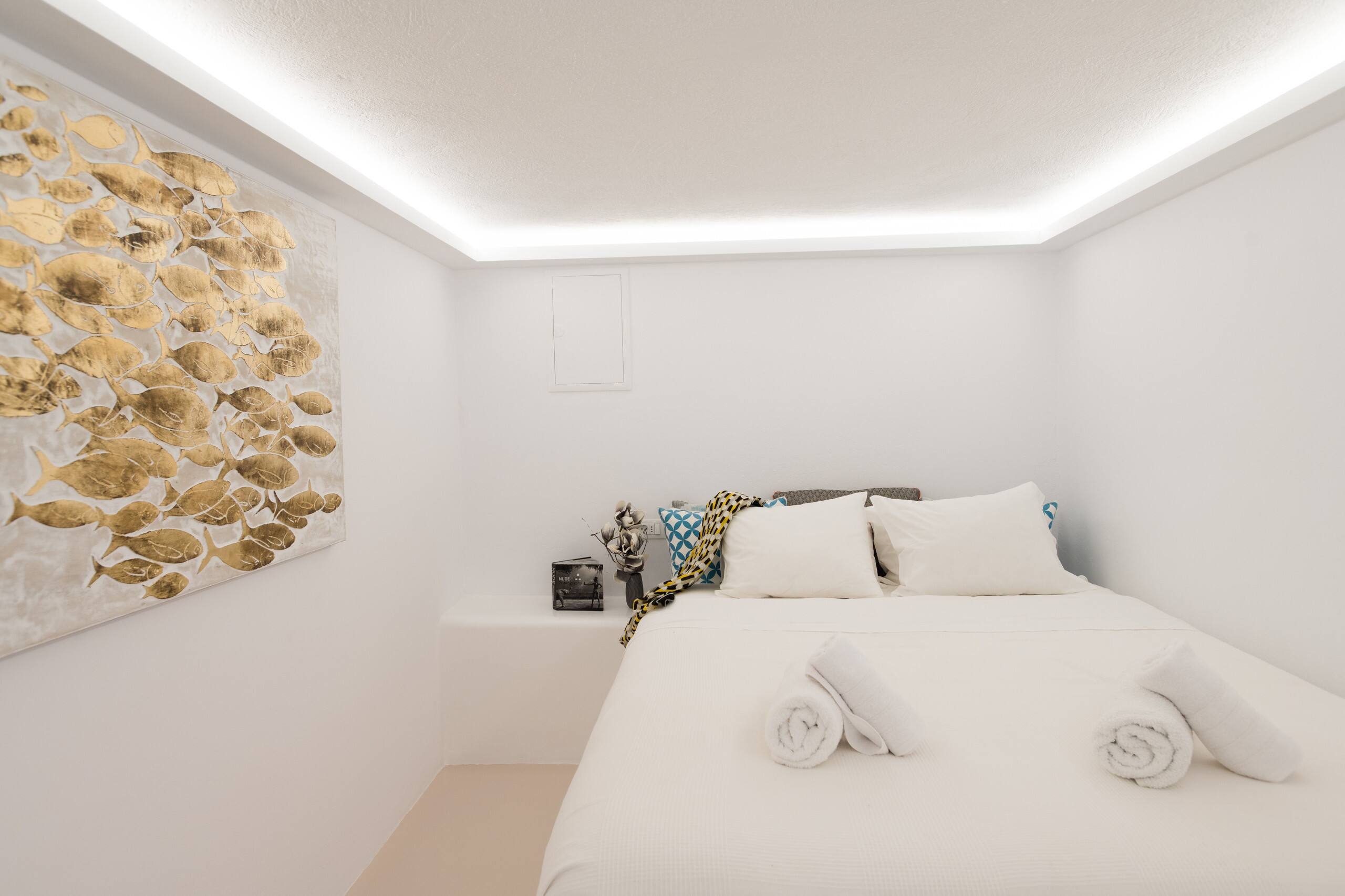 Capari Suites - Mykonos Town House with Pool 14
