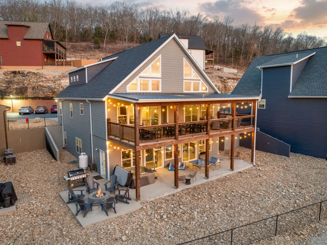 Stunning Chateau Retreat: Lakeview 9 Bed/9 Bath — photo 2