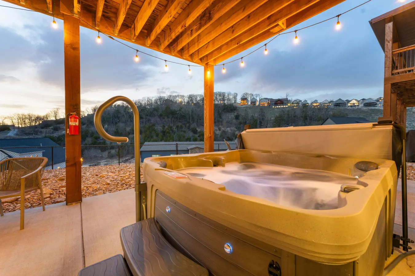 Stunning Chateau Retreat: Lakeview 9 Bed/9 Bath — photo 3