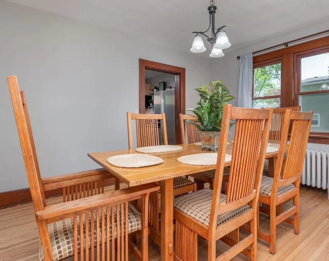 Glencoe-4 Bedroom-full kitchen-laundry-pets-work-play-stay 15