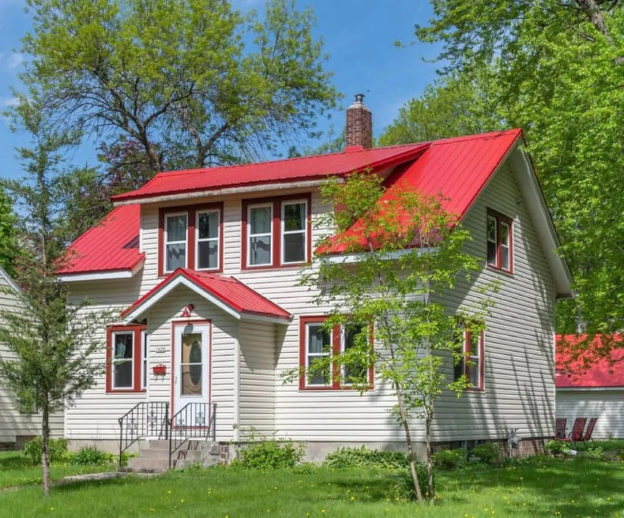 Glencoe-4 Bedroom-full kitchen-laundry-pets-work-play-stay — photo 3