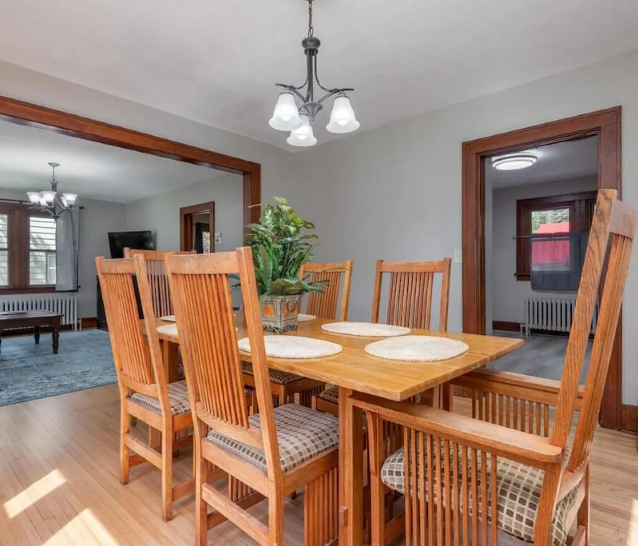 Glencoe-4 Bedroom-full kitchen-laundry-pets-work-play-stay — photo 4