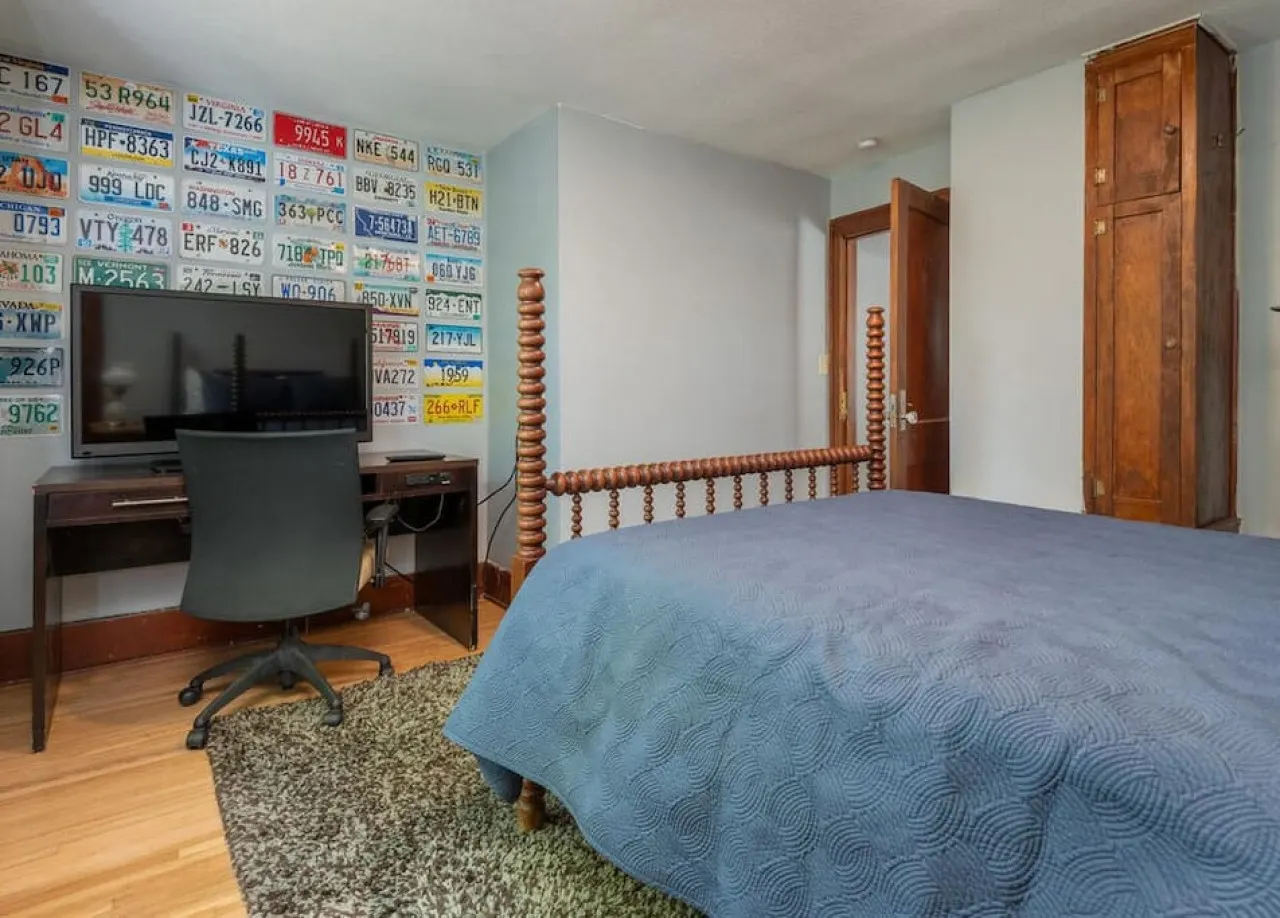 Glencoe-4 Bedroom-full kitchen-laundry-pets-work-play-stay 7