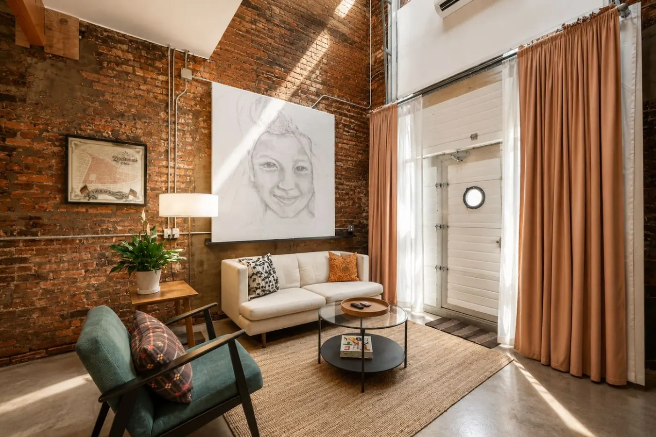 Artist Loft, Steps from TQL Stadium, Walk to All 9