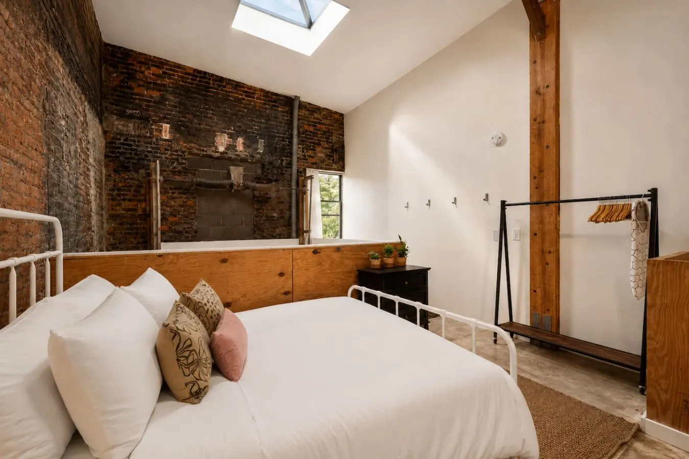 Artist Loft, Steps from TQL Stadium, Walk to All 14