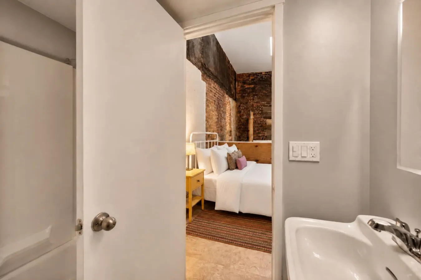 Artist Loft, Steps from TQL Stadium, Walk to All 15