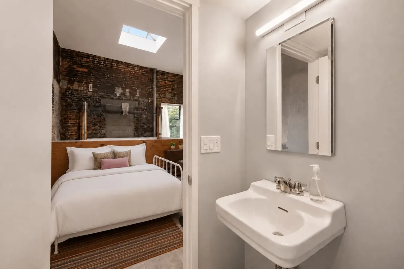 Artist Loft, Steps from TQL Stadium, Walk to All 17