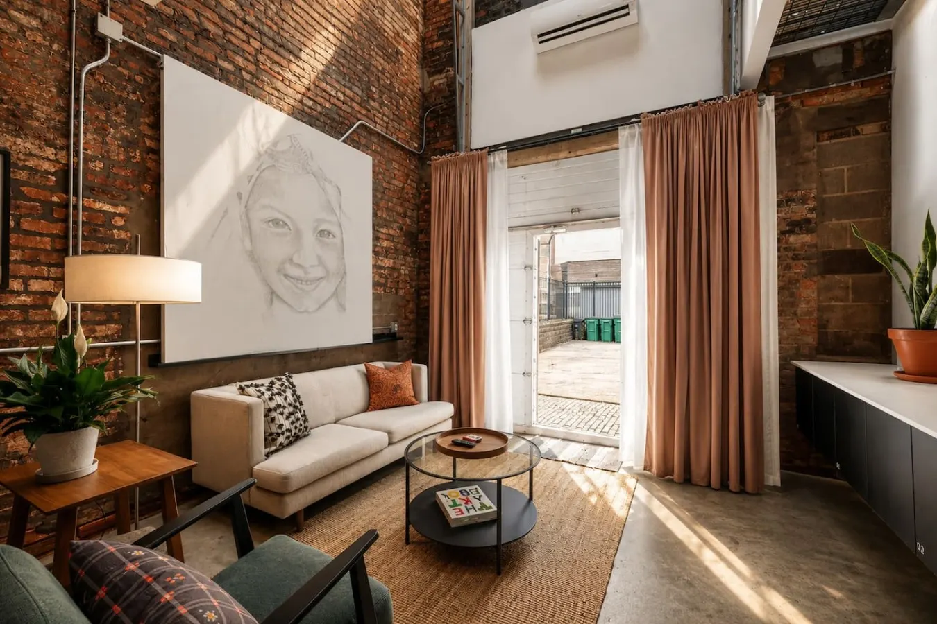 Artist Loft, Steps from TQL Stadium, Walk to All 18