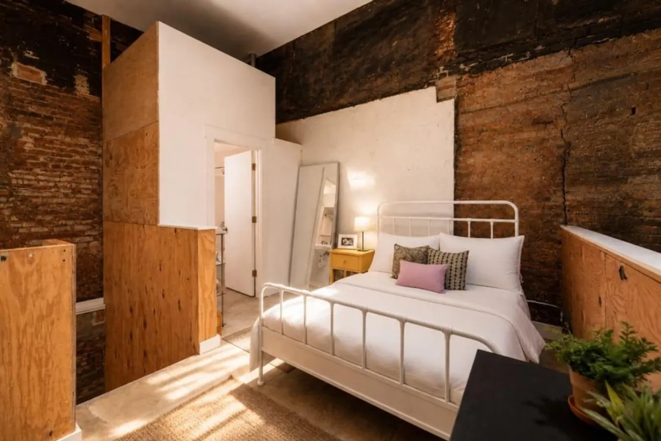 Artist Loft, Steps from TQL Stadium, Walk to All 7
