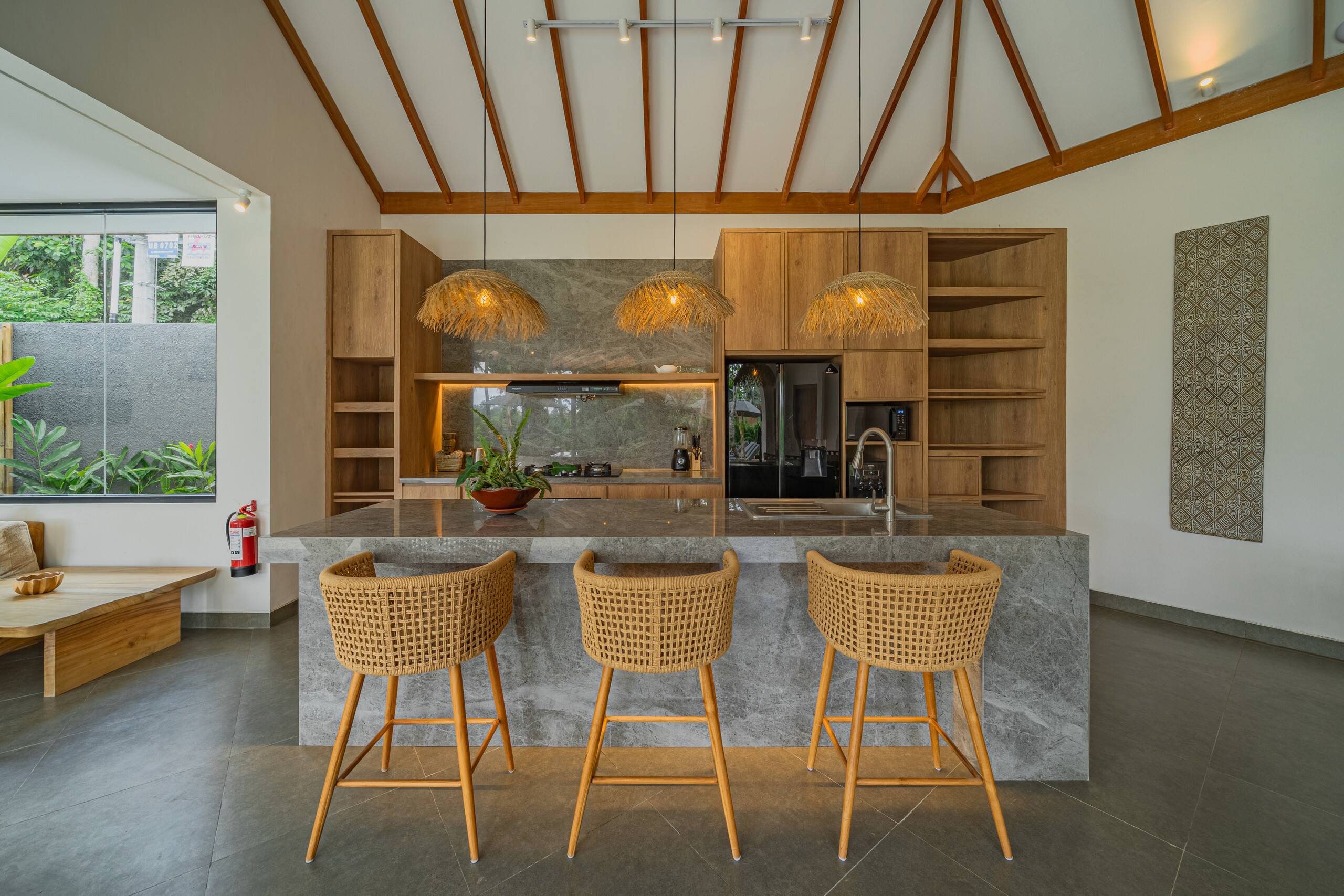 Luxury 5BR Ubud Villa | Large Pool, Tropical Views 11
