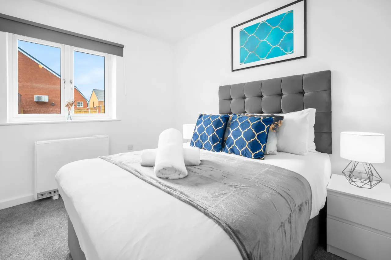 Stylish 2 Bed Apartment - Parking - Smart TV - WIFI 2