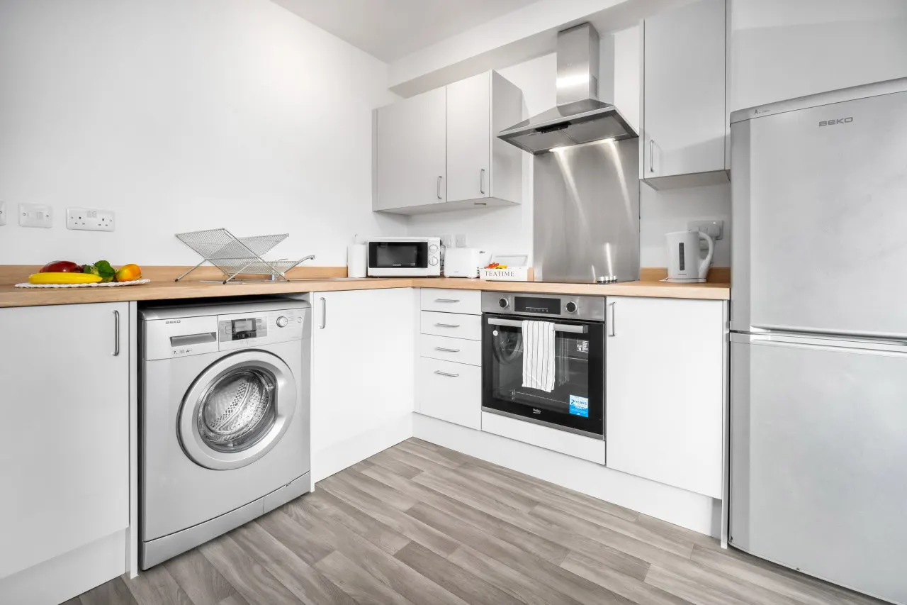Stylish 2 Bed Apartment - Parking - Smart TV - WIFI 3
