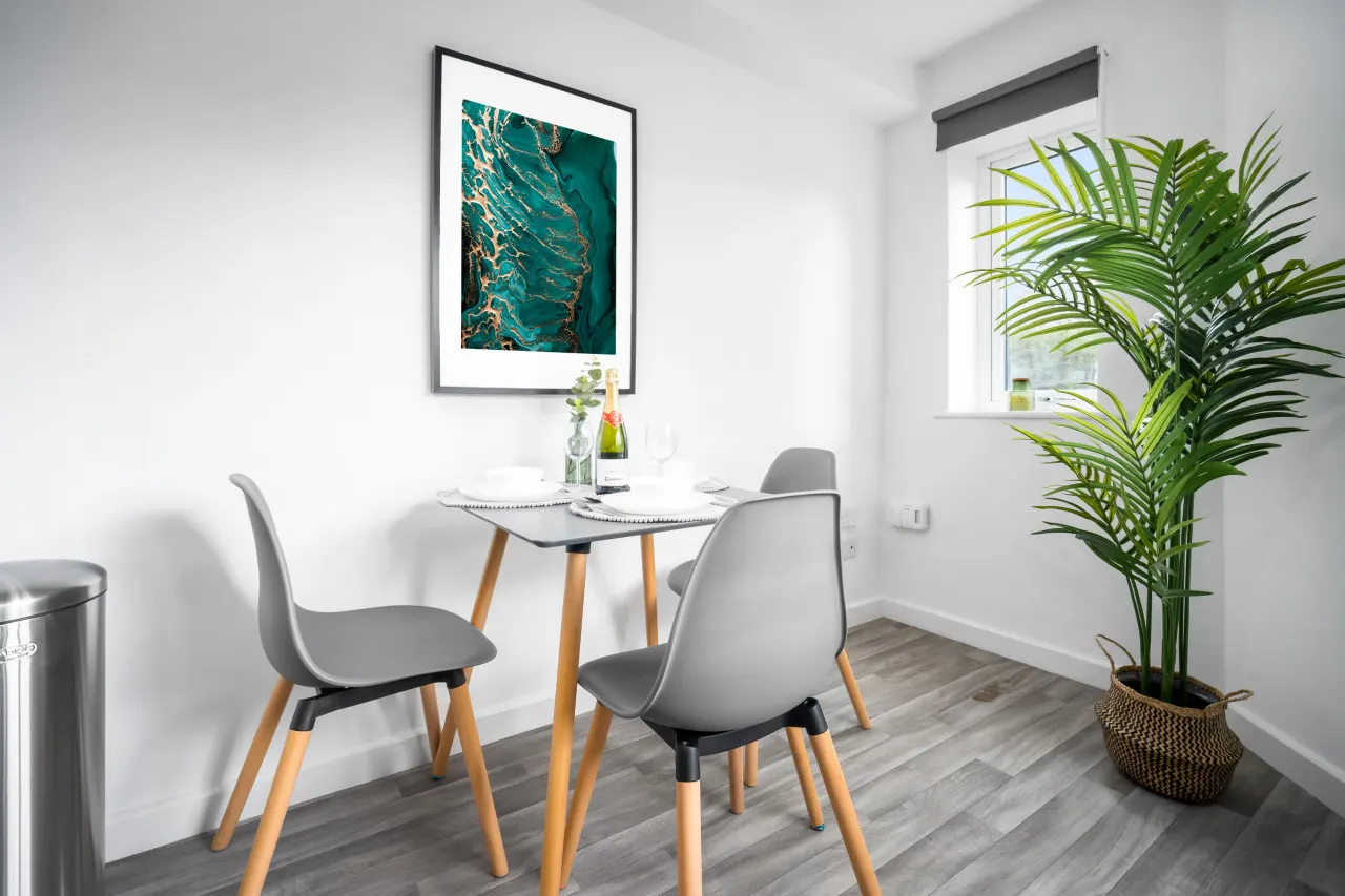 Stylish 2 Bed Apartment - Parking - Smart TV - WIFI 8