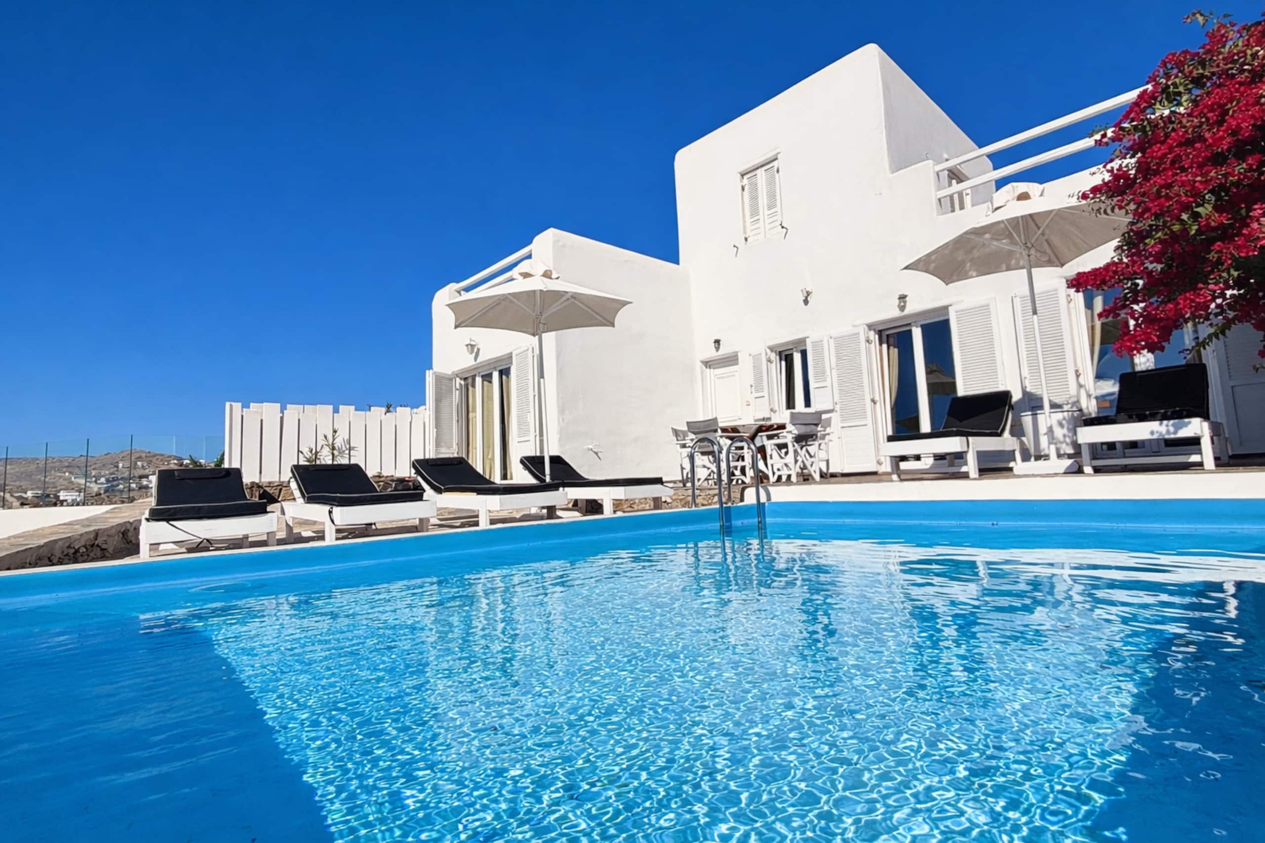 Elegant Villa Private Pool 5 min from Town & Beach 2