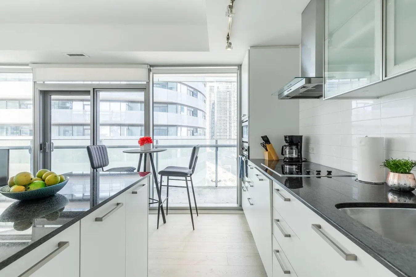 Bright 2BR Condo Parking Walk to Waterfront 13