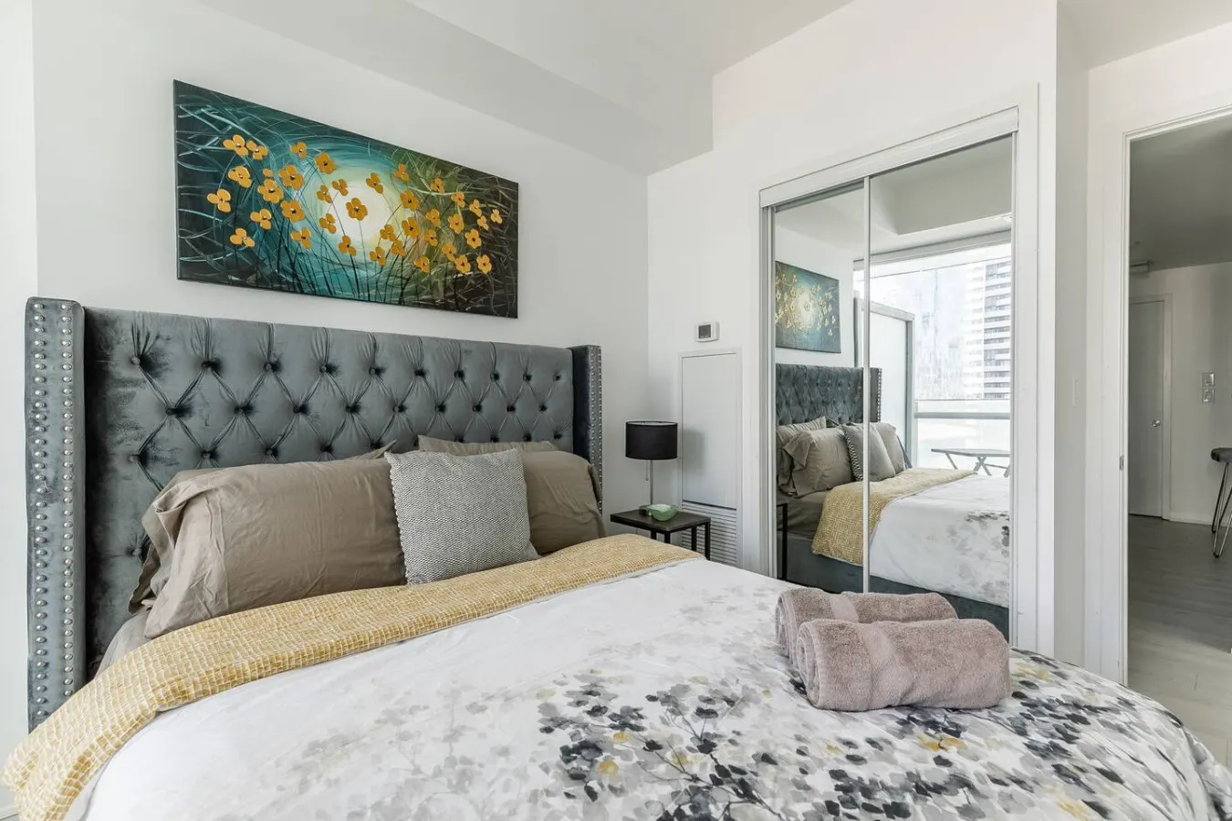 Bright 2BR Condo Parking Walk to Waterfront 16