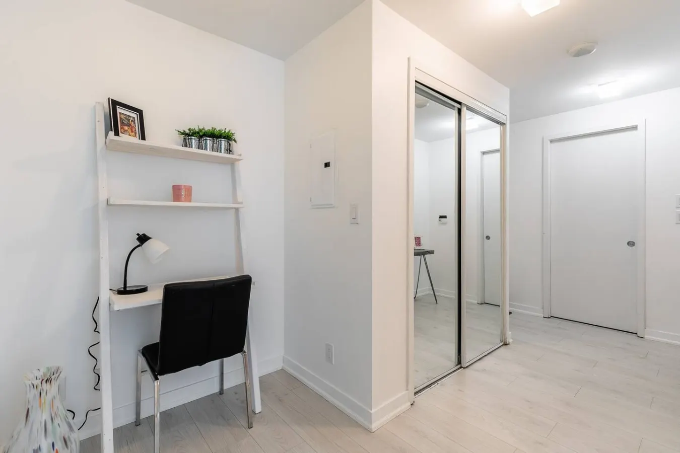 Bright 2BR Condo Parking Walk to Waterfront 20