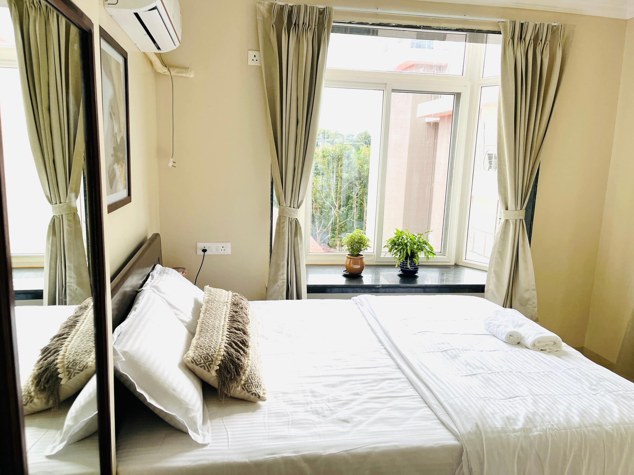Mirage - New Premium 2BHK w/ Pool • Luxurious Stay 21