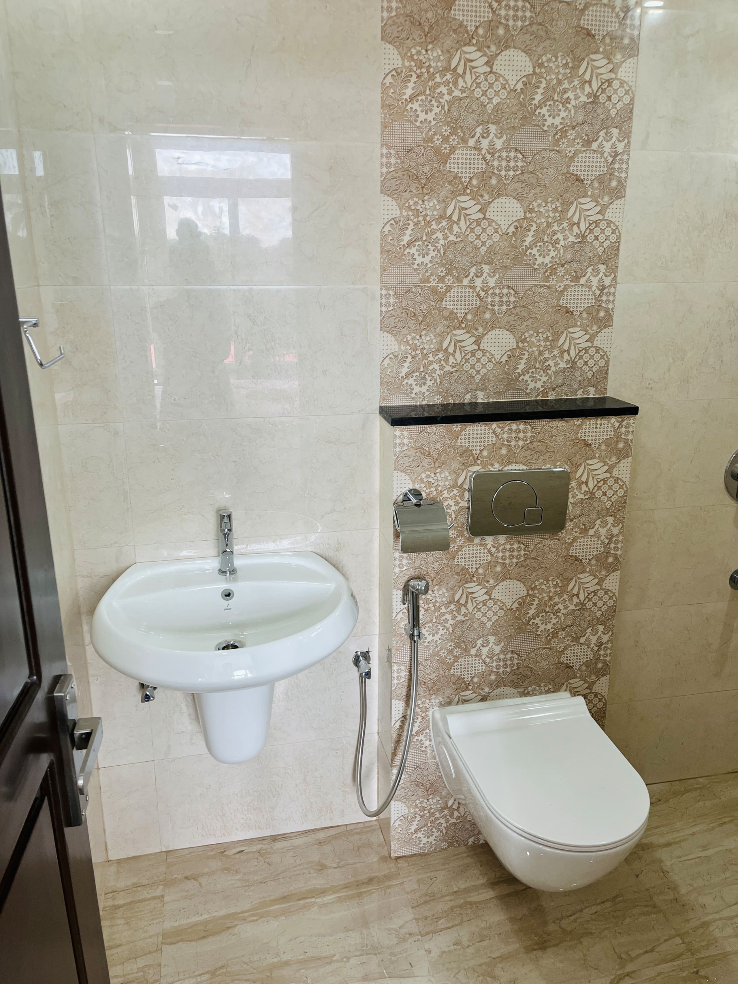 Mirage - New Premium 2BHK w/ Pool • Luxurious Stay 30