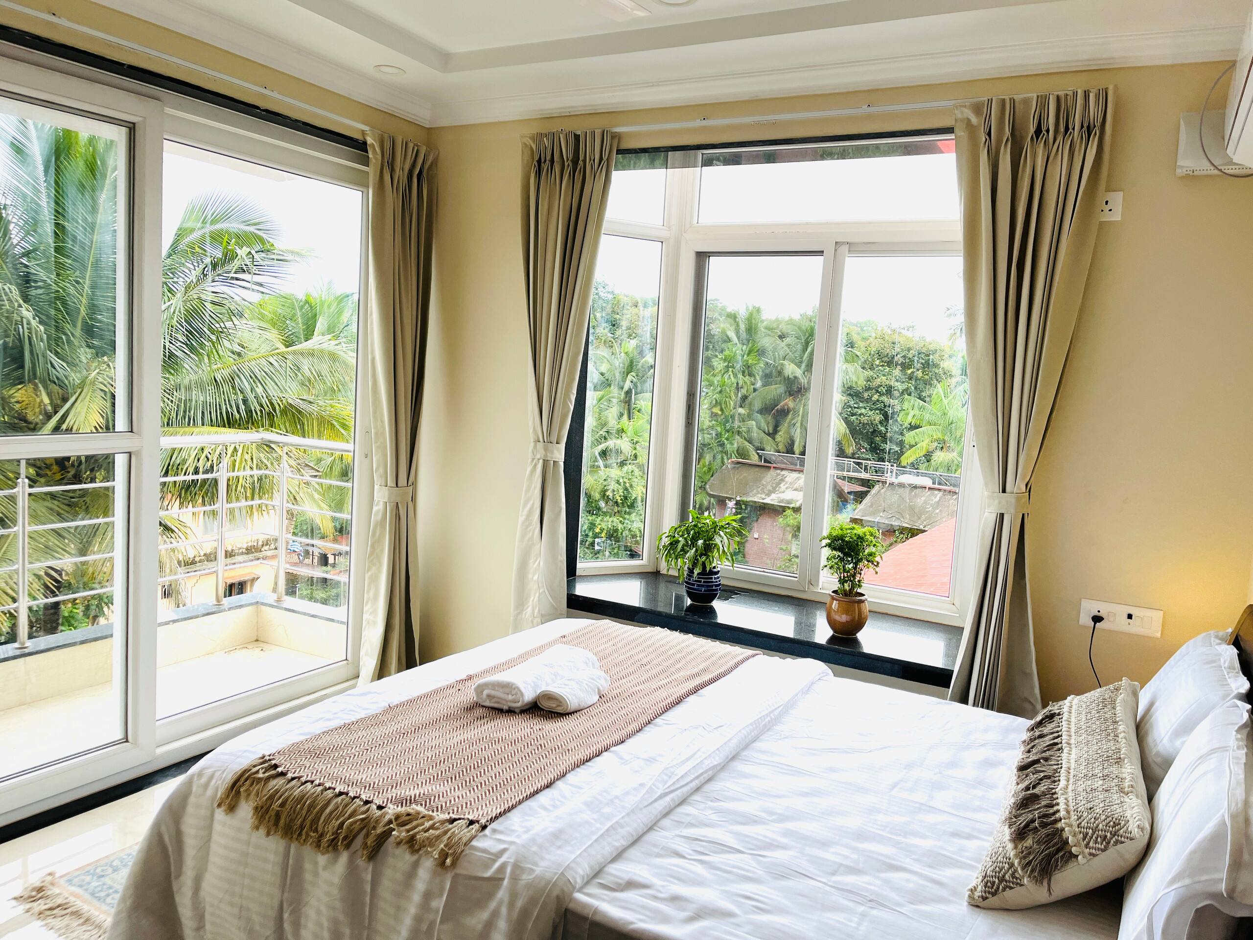 Mirage - New Premium 2BHK w/ Pool • Luxurious Stay 35