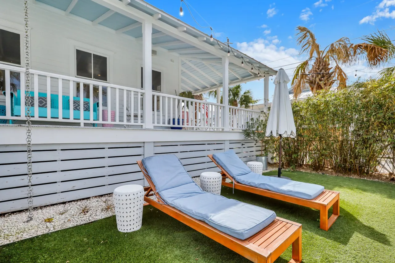 Big Mama's Beach House! Available limited time only! 5 BDRs, POOL 16