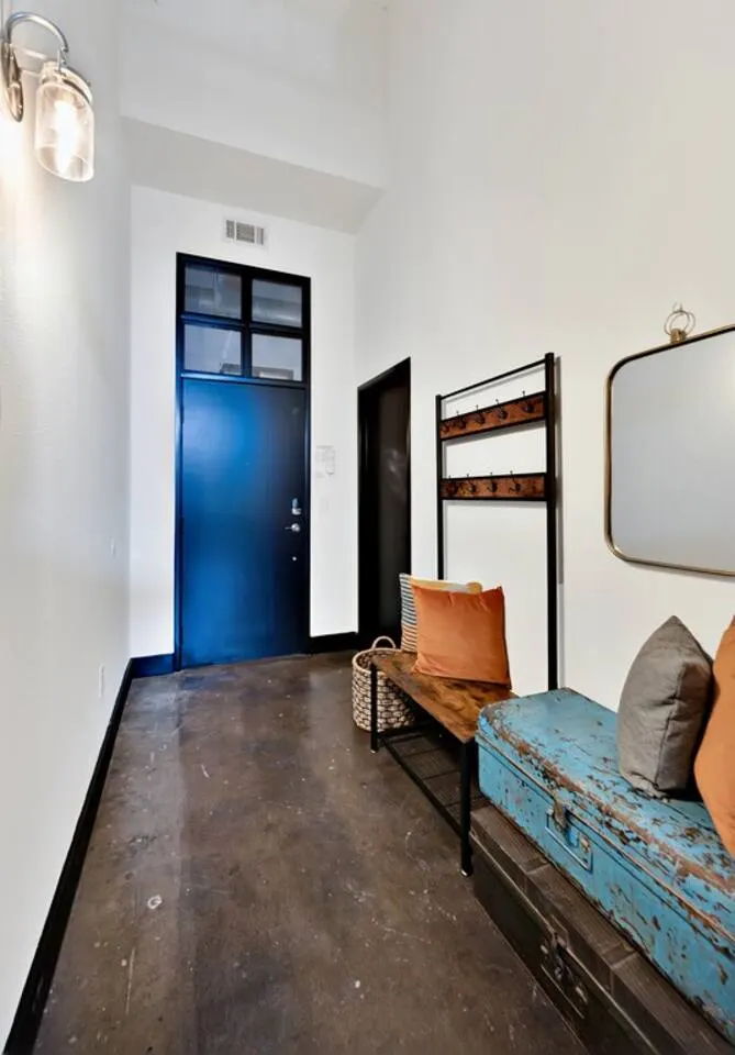 Mesquite Hideaway at Behrens Lofts-Downtown Luxury 14