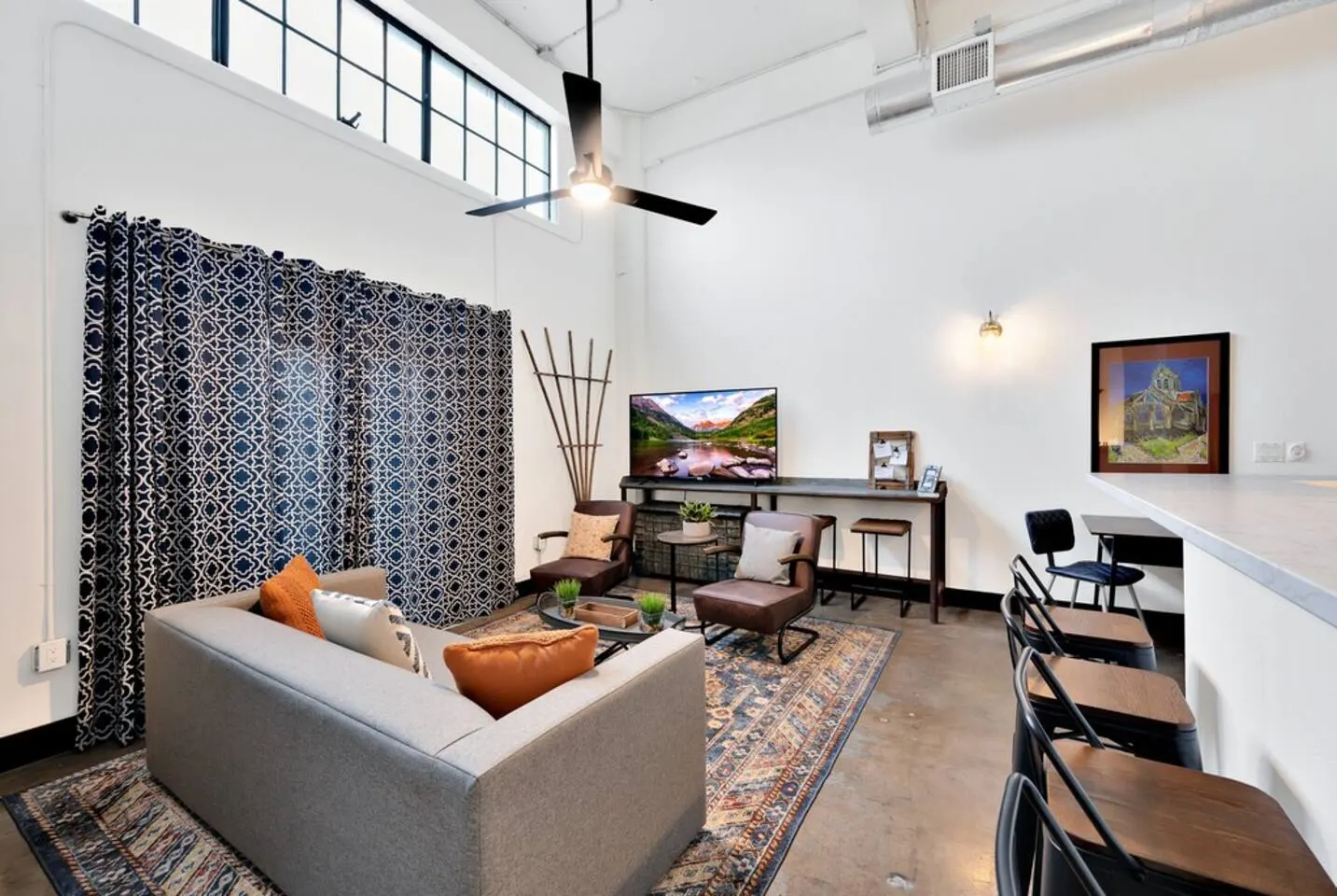 Mesquite Hideaway at Behrens Lofts-Downtown Luxury 15