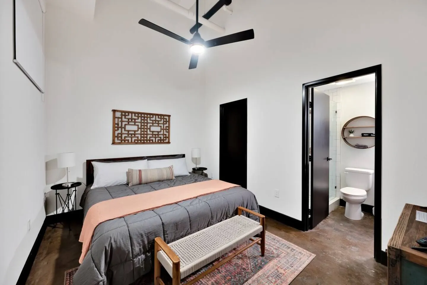 Mesquite Hideaway at Behrens Lofts-Downtown Luxury 17