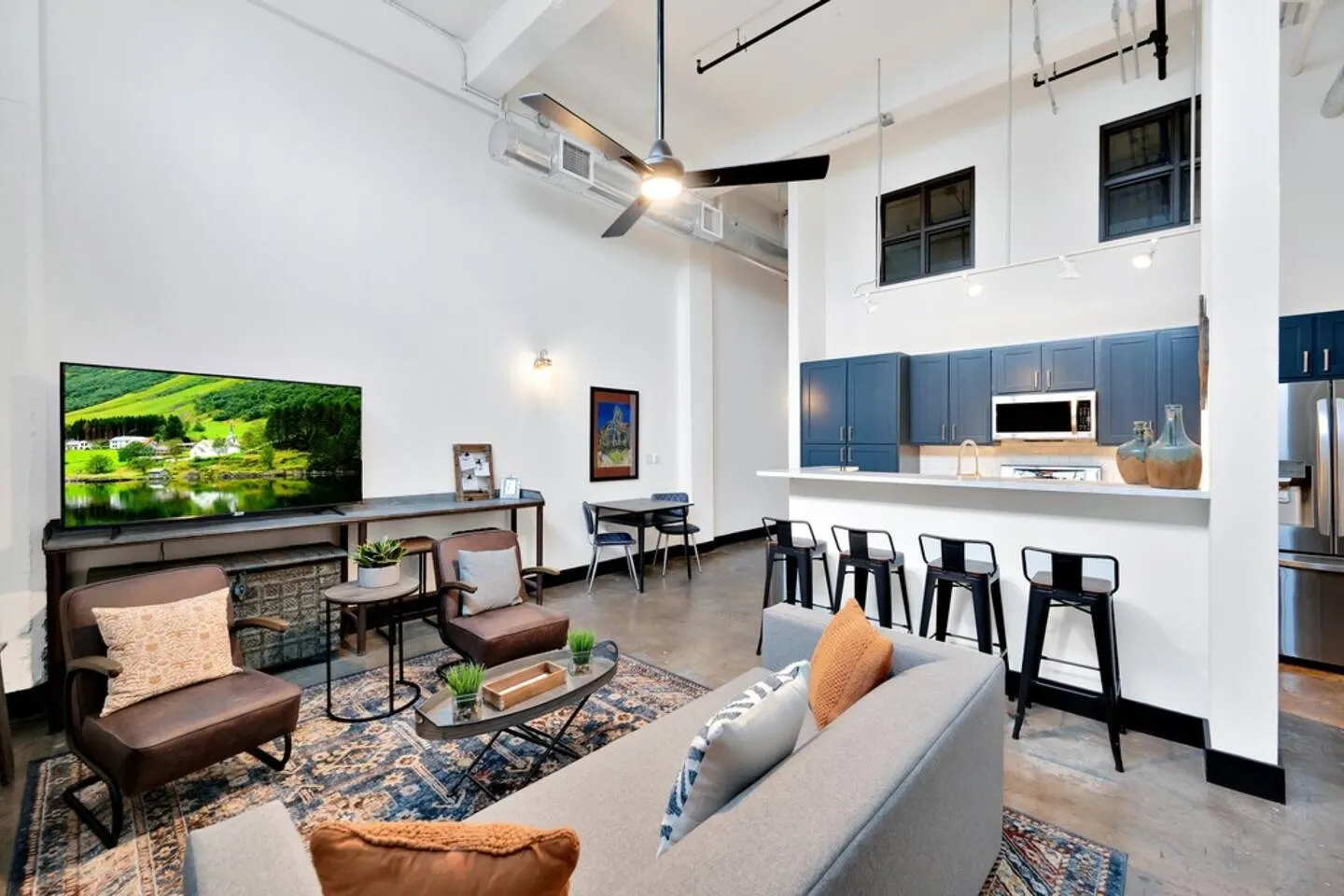 Mesquite Hideaway at Behrens Lofts-Downtown Luxury 7