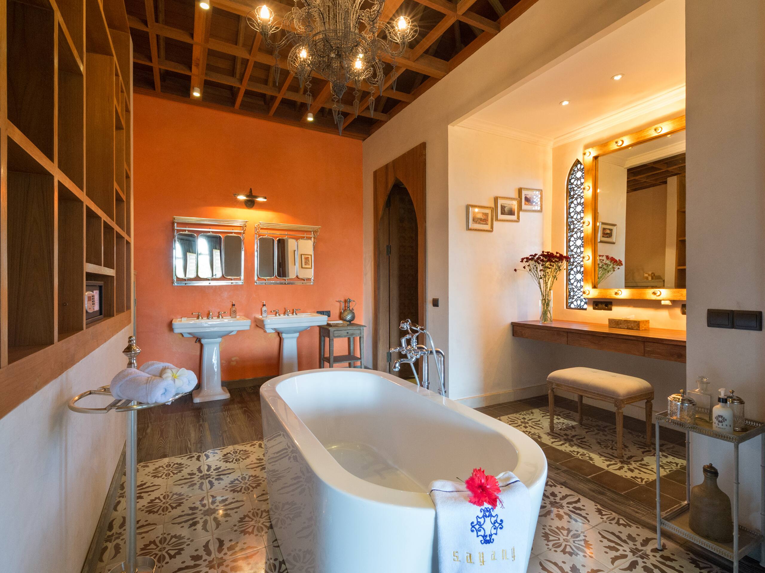 Urban haven Sayang d'Amour, 6BR, Seminyak w/ chef 37