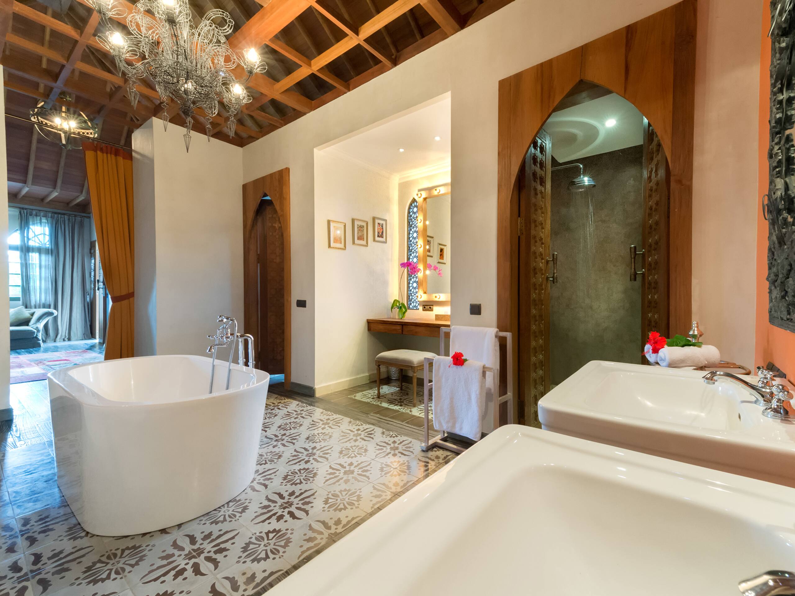Urban haven Sayang d'Amour, 6BR, Seminyak w/ chef 21