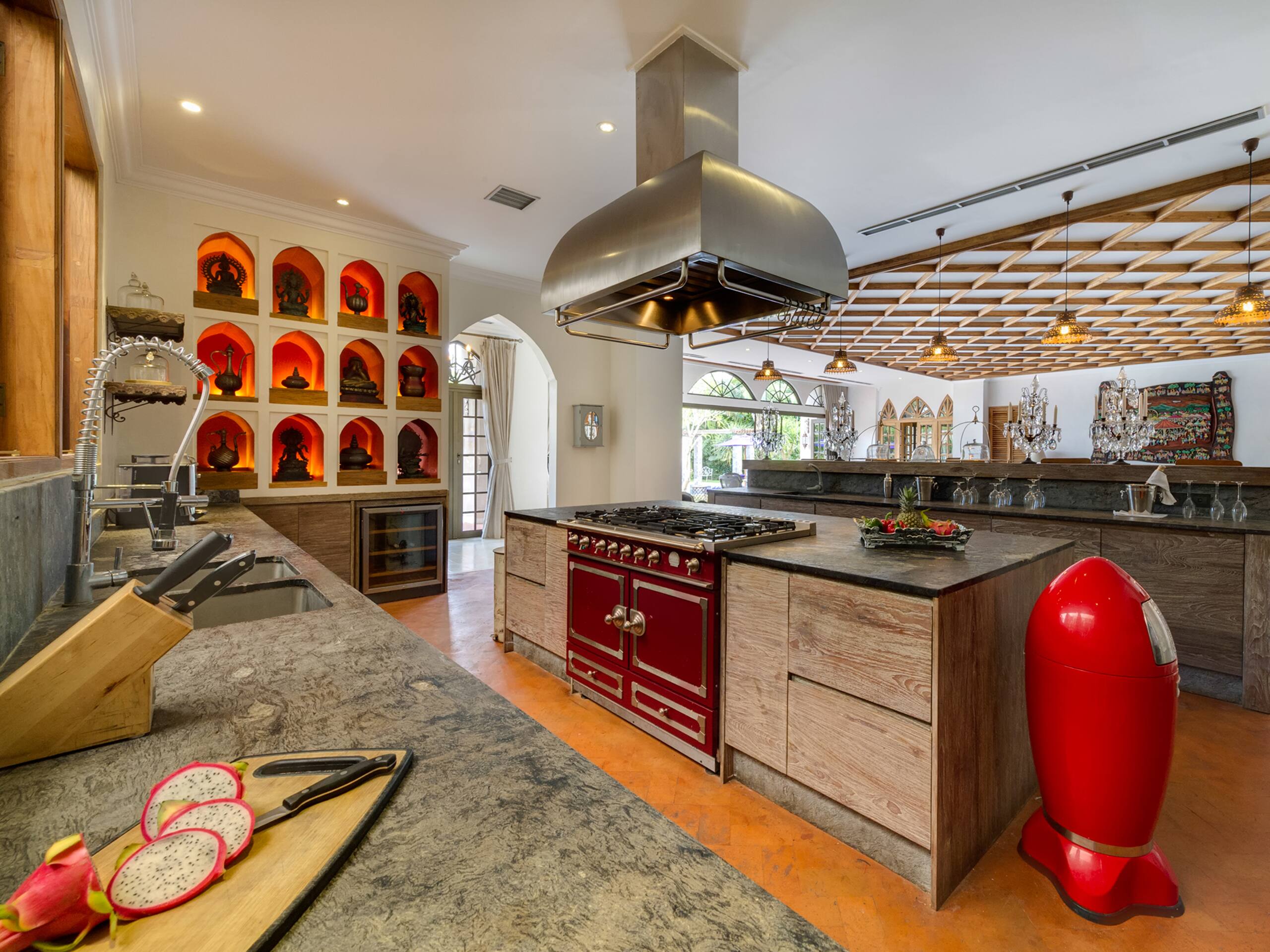 Urban haven Sayang d'Amour, 6BR, Seminyak w/ chef 30