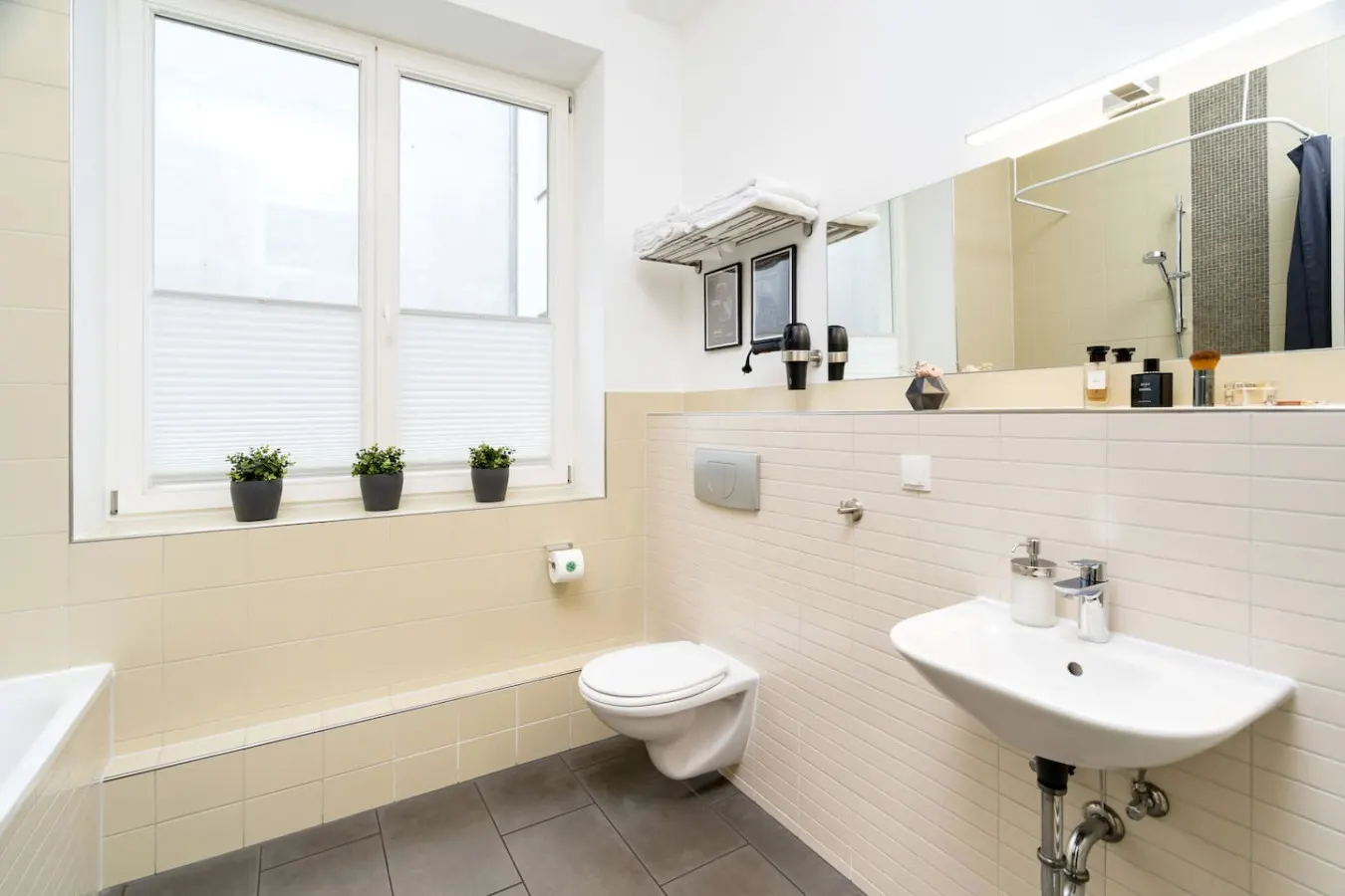 2-Bedroom with 90sqm Apartment & Balcony 9