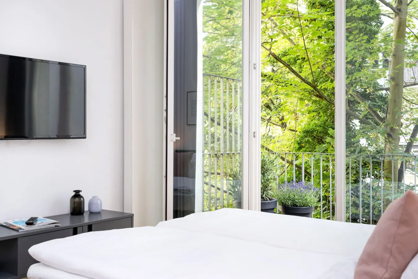 2-Bedroom with 90sqm Apartment & Balcony 11