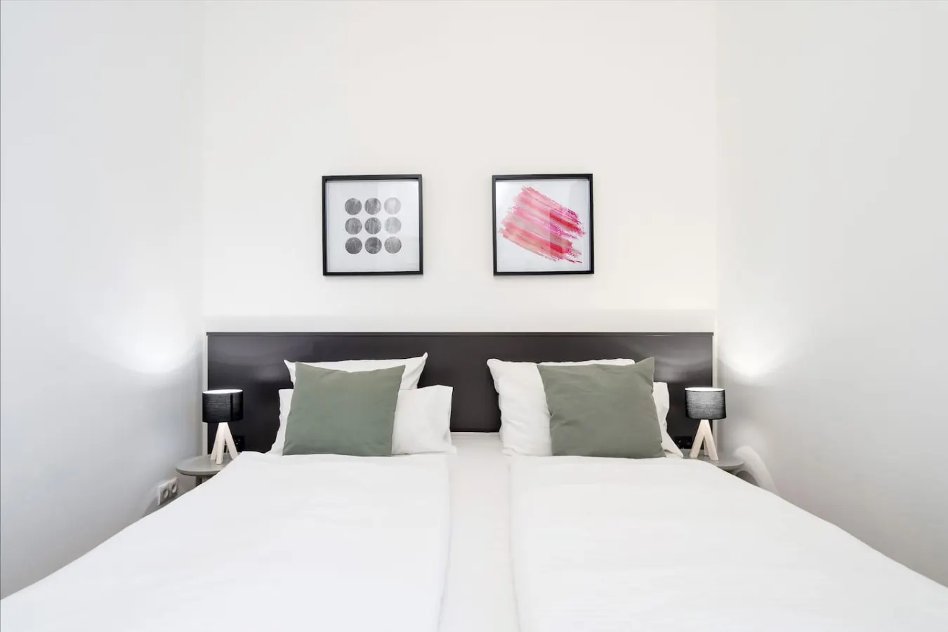 2-Bedroom with 90sqm Apartment & Balcony 6