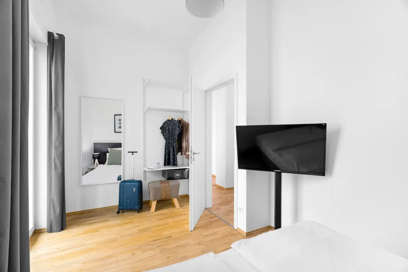 2-Bedroom with 90sqm Apartment & Balcony 8