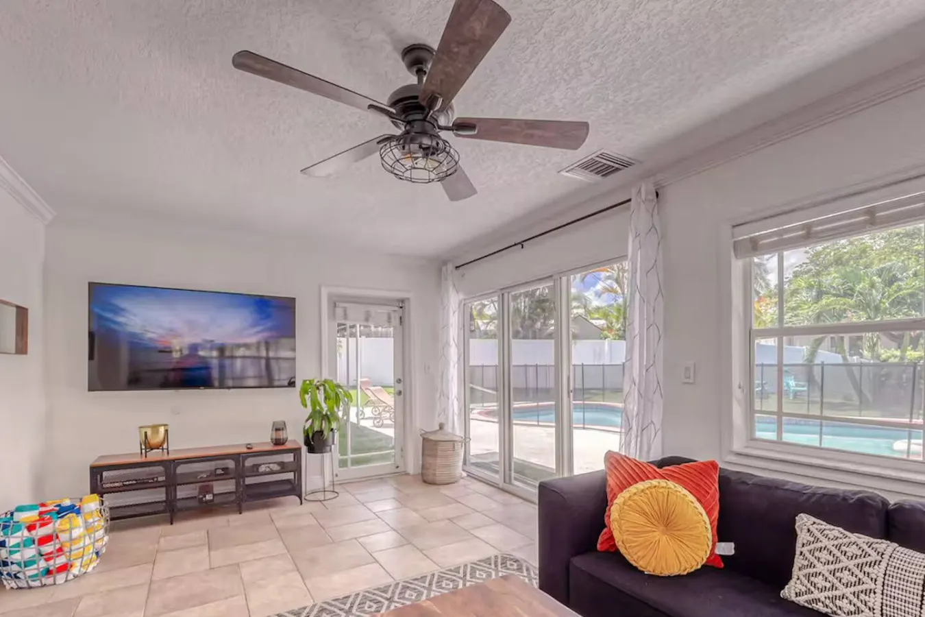 Lakefront Getaway 5BR/3BA Heated Pool Paradise 12