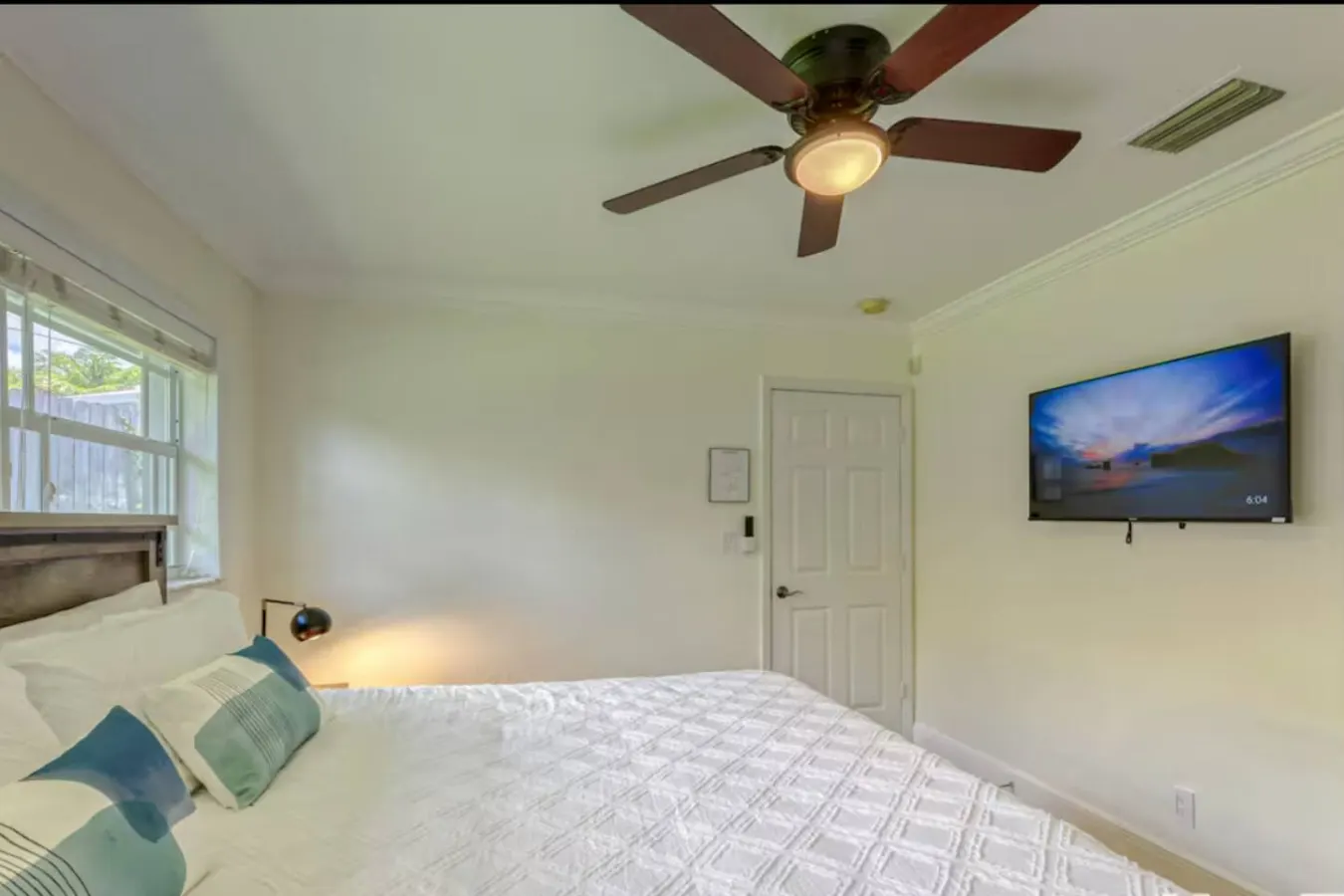 Lakefront Getaway 5BR/3BA Heated Pool Paradise 20